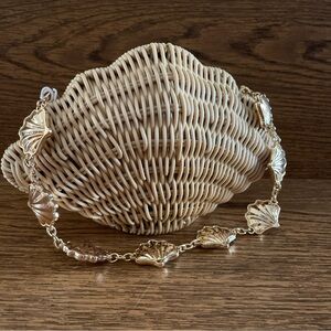 Woven Shell-Shape Crossbody Bag with Gold Shell-Chain Strap New